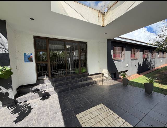 986M² BUILDING FOR SALE IN PAULSHOF